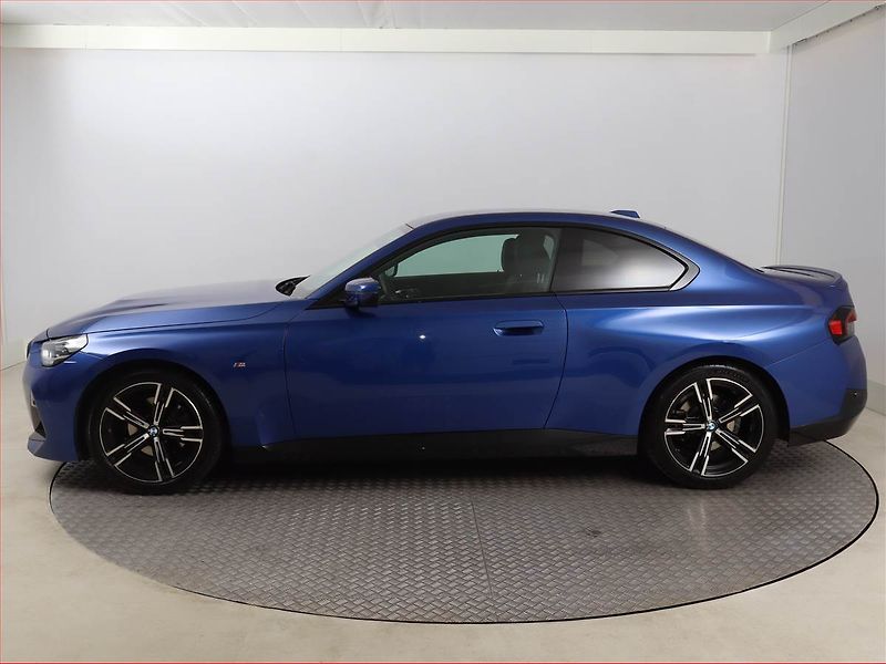BMW Řada 2 (2023) 220 i - fotka 3 z 22
