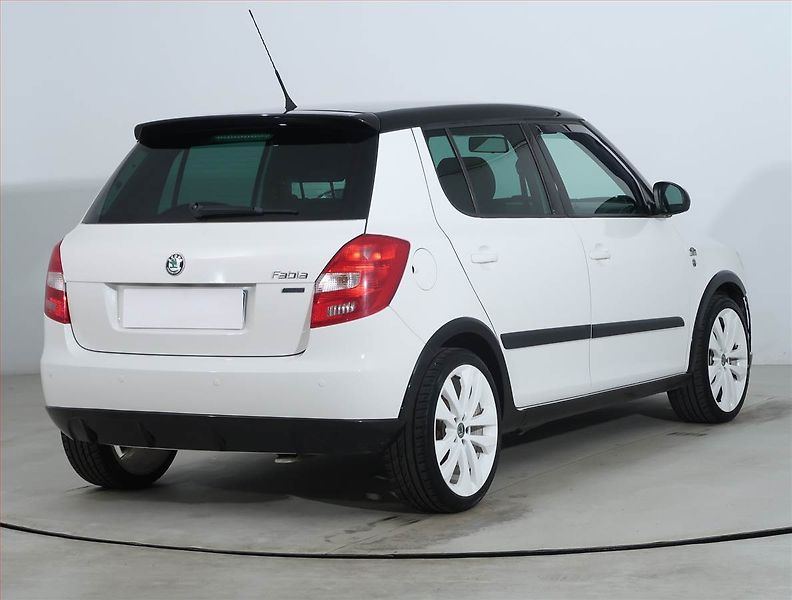 Škoda Fabia (2011) Monte Carlo 1.2 TSI - fotka 5 z 17
