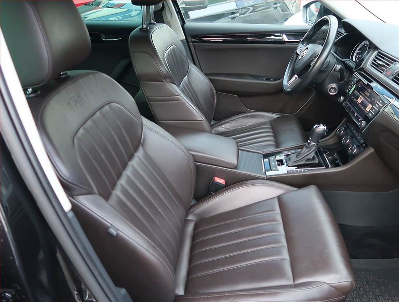 Škoda Superb (2016) Laurin&Klement 2.0 TDI - fotka 9 z 17