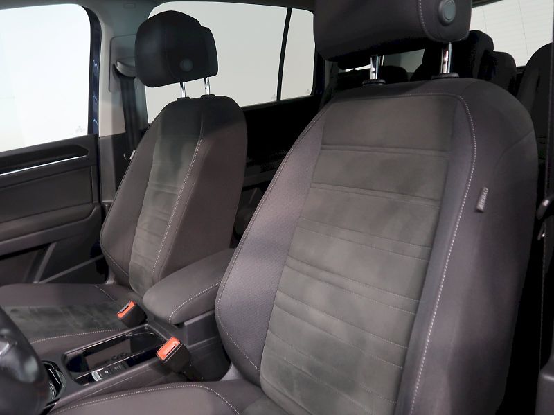 Volkswagen Touran (2023) HIGHLINE 2.0TDI 110KW DSG - fotka 14 z 37