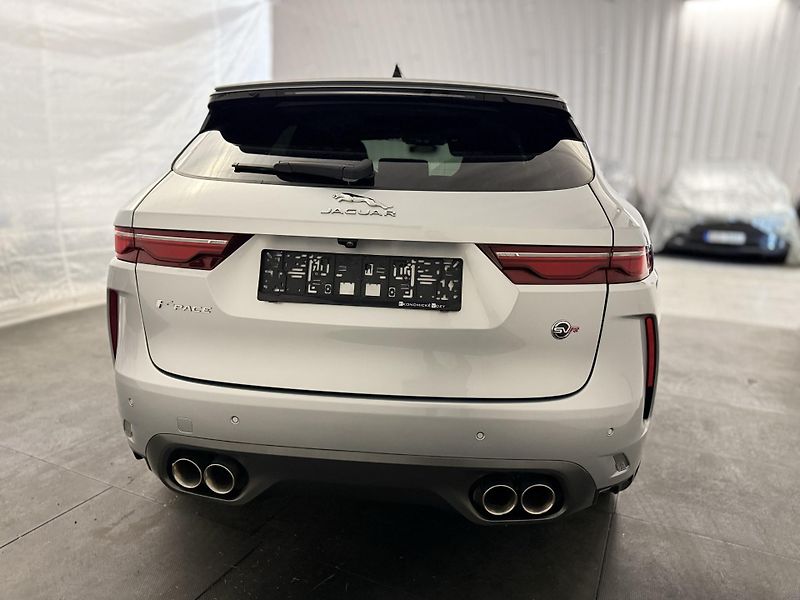 Jaguar F-Pace (2022) 5.0 SVR REZERVOVÁNO  - fotka 9 z 53