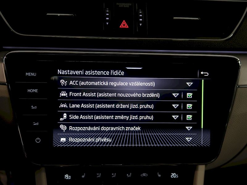 Škoda Superb (2022) LAURIN&KLEMENT 2.0TSI 140KW DS - fotka 29 z 49