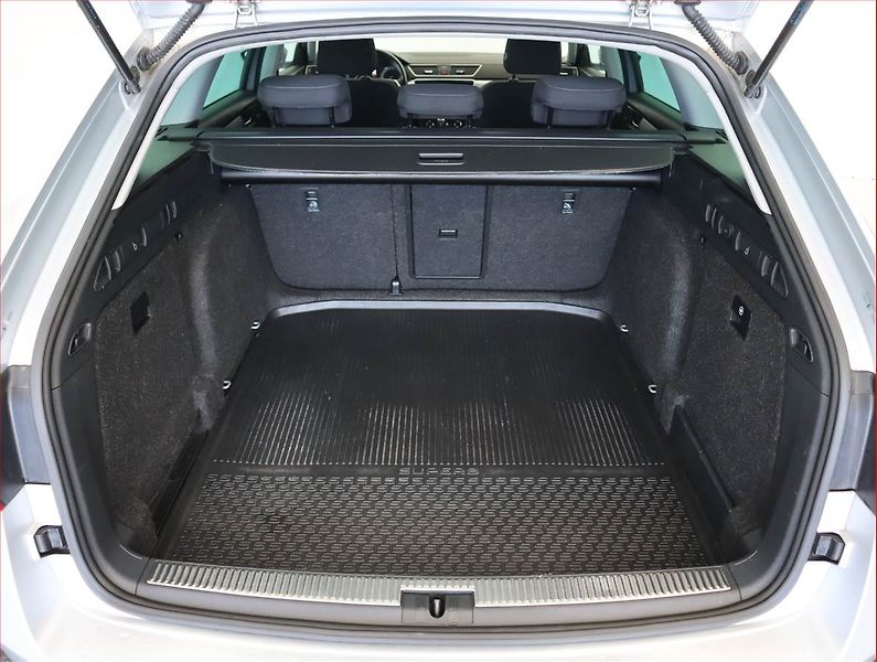 Škoda Superb (2021) Ambition 1.5 TSI, Automat - fotka 14 z 22