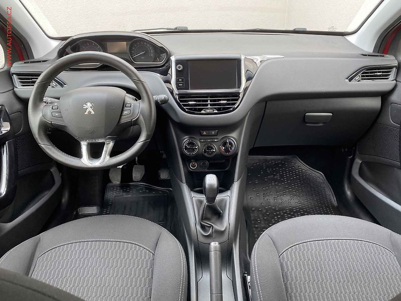 Peugeot 208 (2016) 1.2PT, 1.maj,ČR, servis - fotka 8 z 14
