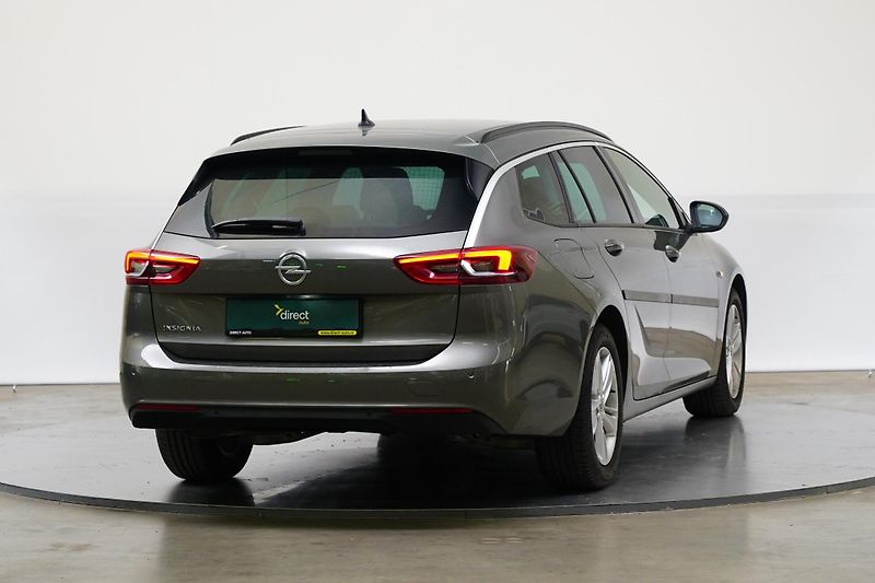 Opel Insignia - fotka 2 z 23
