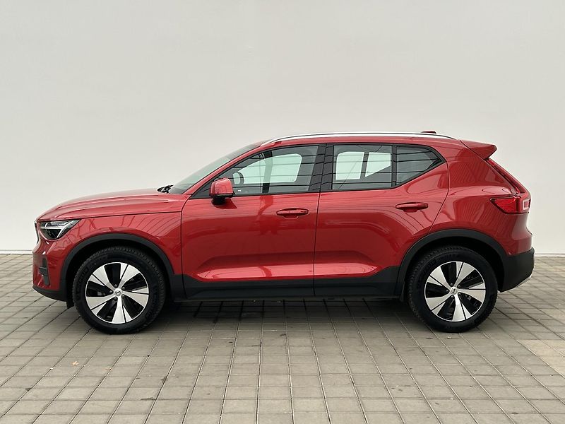 Volvo XC40 1.5 T2 Plus - fotka 9 z 30
