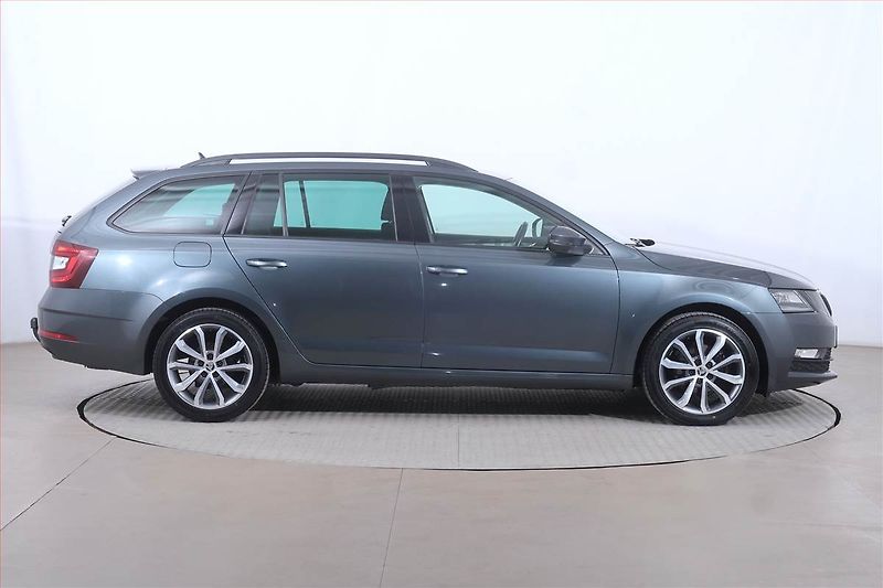 Škoda Octavia (2020) 2.0 TDI, Automat, Serv.kniha - fotka 6 z 23