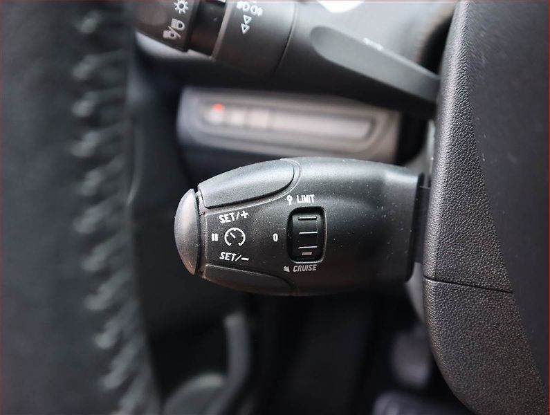 Peugeot 208 (2017) 1.2 PureTech, Serv.kniha - fotka 16 z 19