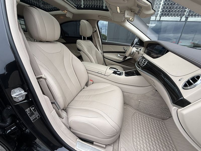 Mercedes-Benz Třídy S (2018) 560 4MATIC LONG - fotka 45 z 55