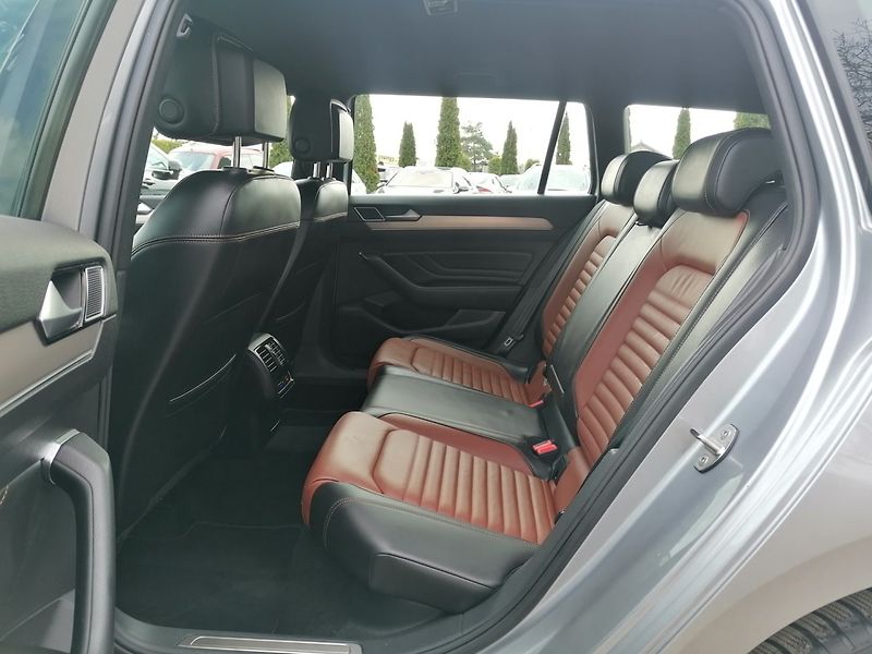 Volkswagen Passat (2021) 2.0 TDi DSG Elegance,Kůže,IQ - fotka 12 z 38