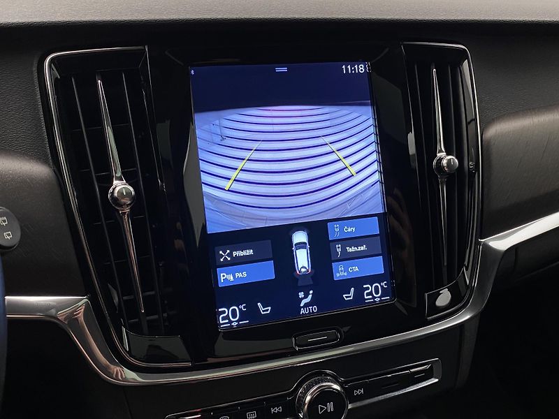 Volvo V90 CC T5 AWD MOMENTUM REZERVACE - fotka 41 z 46