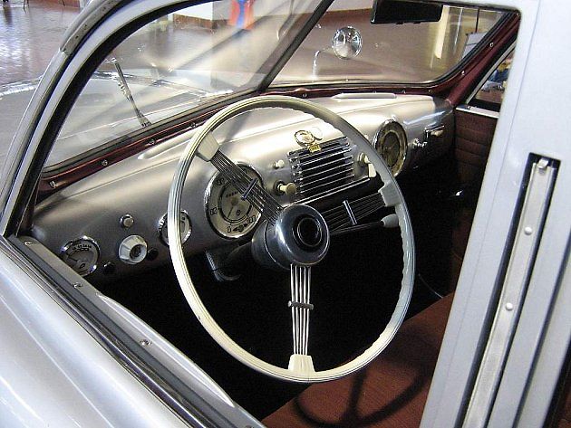 Tatra 600.