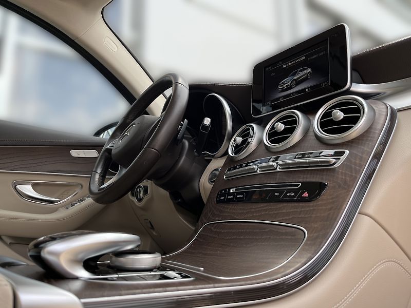 Mercedes-Benz GLC Coupé 250 4MATIC kupé - fotka 17 z 21