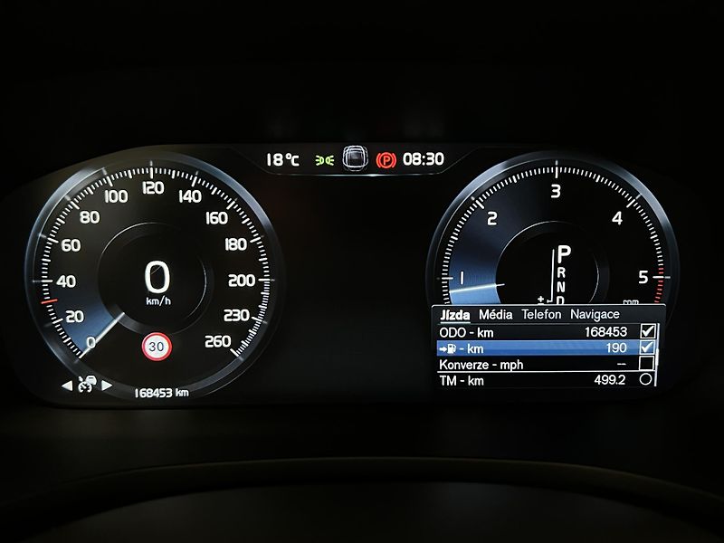 Volvo V60 D4 MOMENTUM AUT - fotka 21 z 46