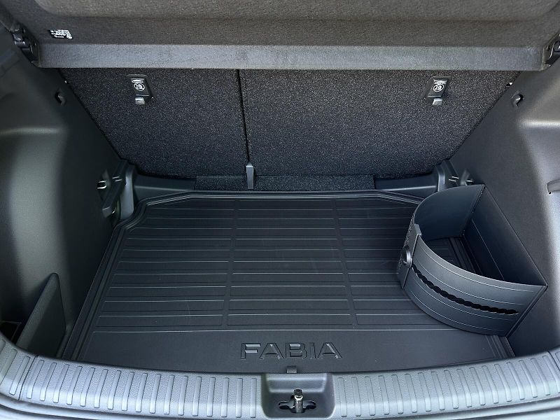 Škoda Fabia 1.0TSi Monte Carlo 116PS V.Coc - fotka 40 z 41