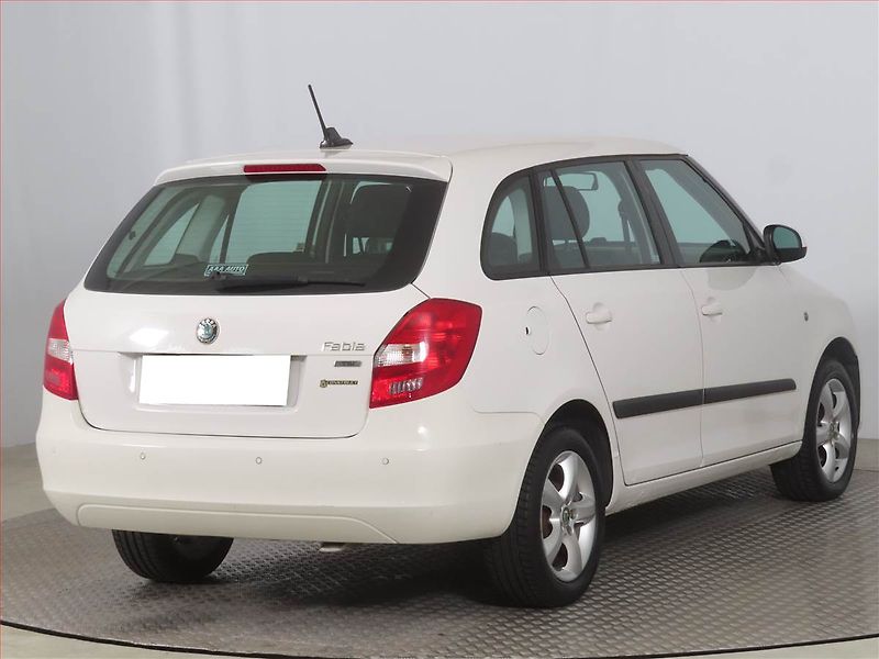 Škoda Fabia (2012) Elegance 1.2 TSI, po STK - fotka 5 z 19