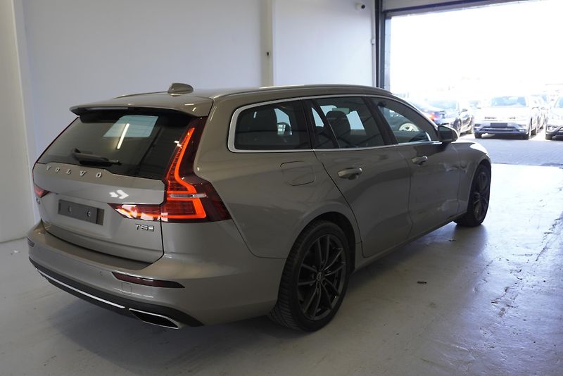 Volvo V60 T5 INSCRIPTION AUT. - fotka 5 z 29