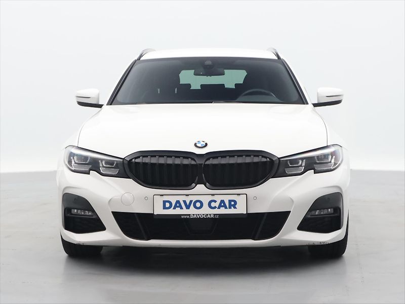 BMW Řada 3 2,0 320d 140kW xDrive M Paket - fotka 2 z 38