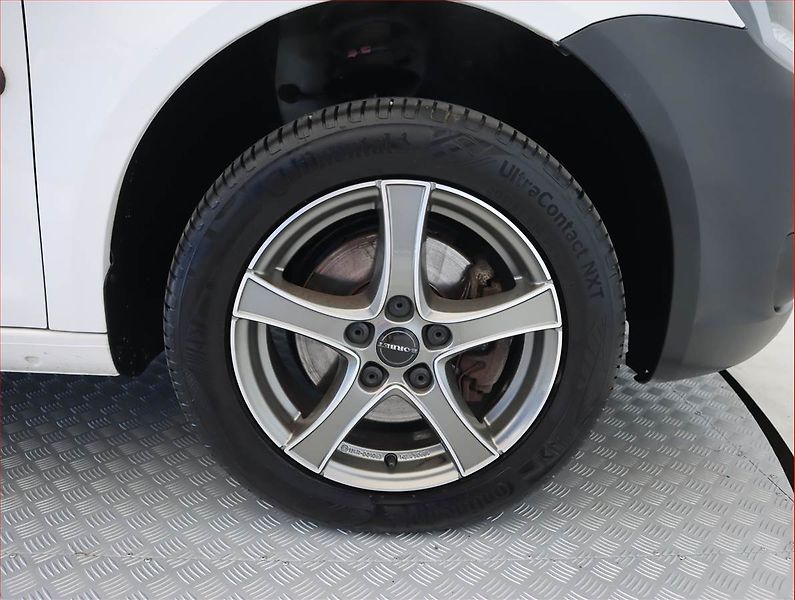 Volkswagen Caddy (2013) 1.6 TDI - fotka 12 z 16