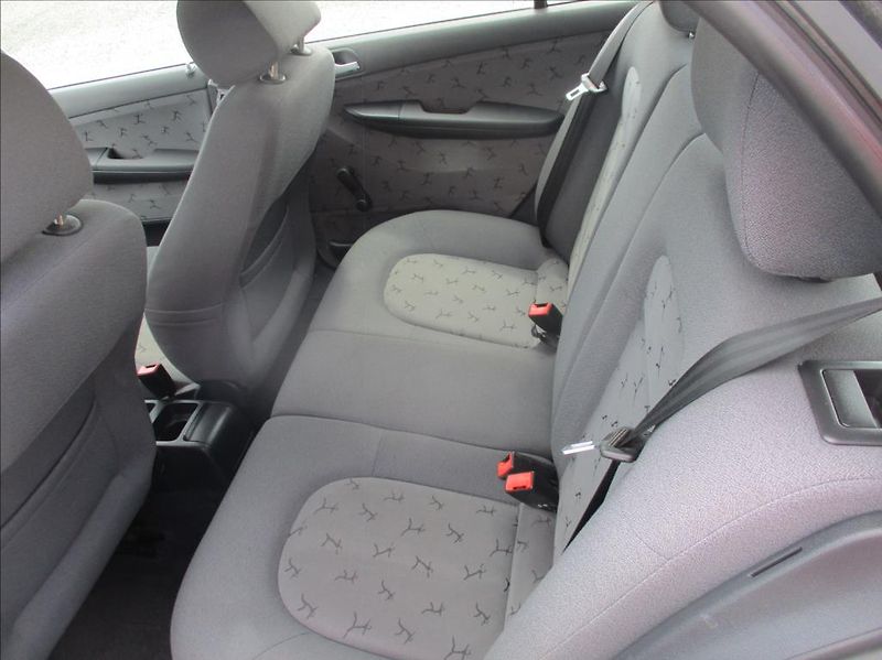 Škoda Fabia 1,4 i 16v, eleg.,klima,servis, - fotka 11 z 33