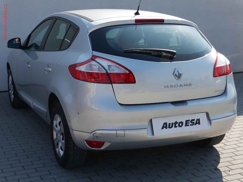 Renault Mégane (2010) 1.6i, 1.maj,ČR, AC, tempo - fotka 6 z 19