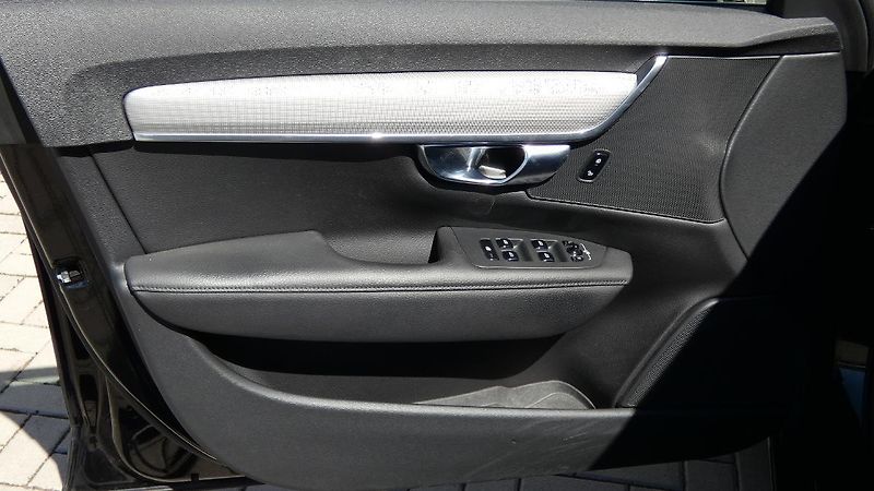 Volvo V90 B4 mHEV AWD aut. Momentum Pro - fotka 8 z 22