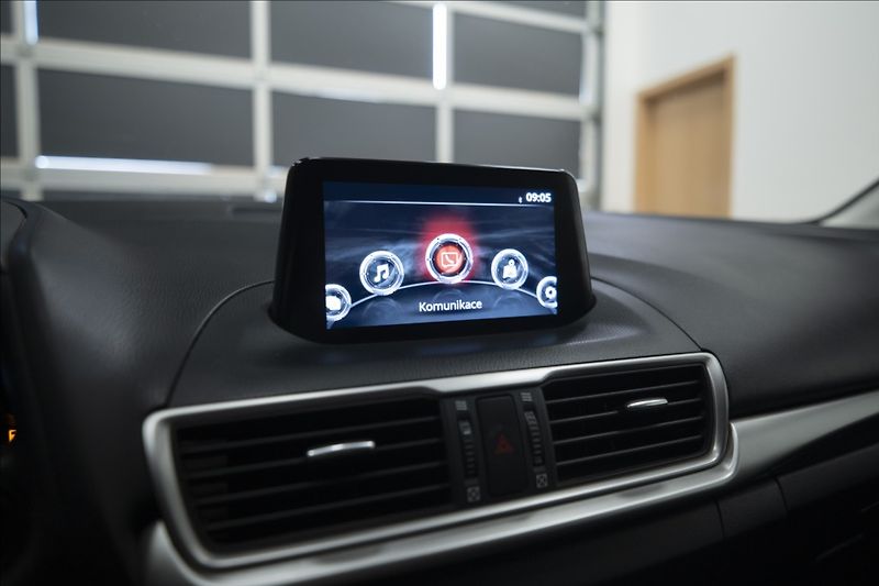 Mazda 3 2,0 SKYACTIV NAVI TAŽNÉ ČR - fotka 25 z 38