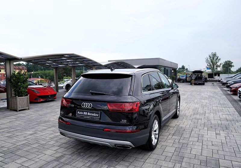 Audi Q7 3.0 TDI 200 kW/Q/7míst - fotka 6 z 49
