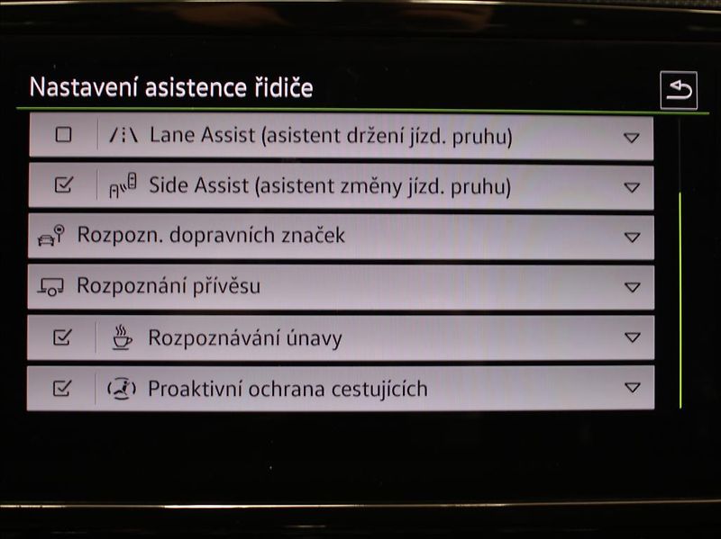 Volkswagen Arteon 2,0 TDI 176kW 4M R-line DCC ČR - fotka 15 z 29