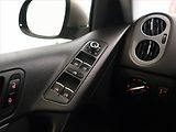Volkswagen Tiguan (2012) Sport&Style 2.0 TDI, 4X4 - náhled 15