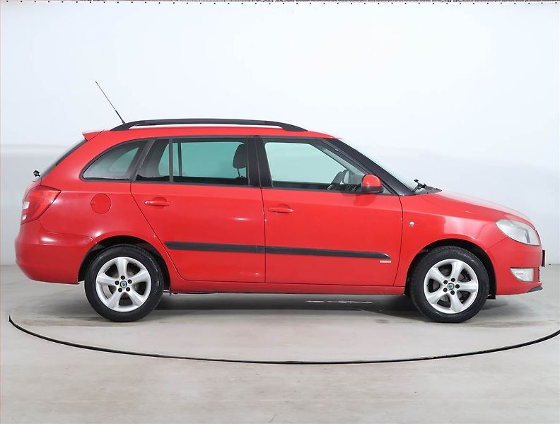 Škoda Fabia (2012) 1.2 TSI, po STK, oblíbený vůz - fotka 6 z 17
