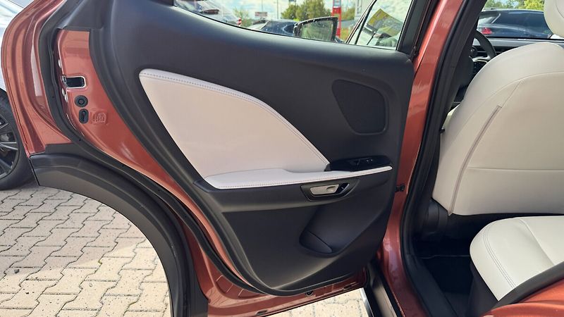 Lexus LBX 1,5 HEV ELEGANT TECH - fotka 19 z 24