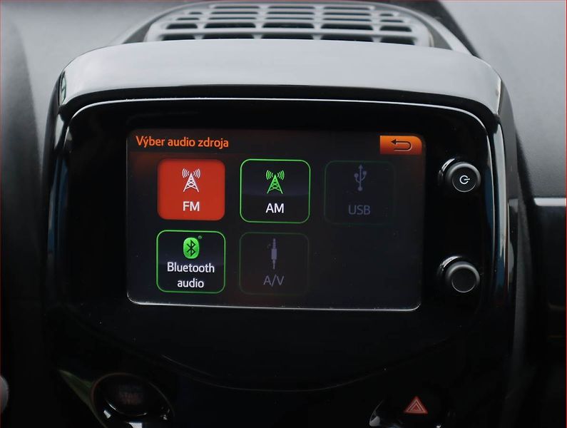 Toyota Aygo (2018) x-cite 1.0 VVT-i, Automat - fotka 16 z 18