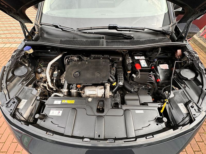 Peugeot 3008 1.5 BlueHDi Allure Aut., ČR - fotka 25 z 26