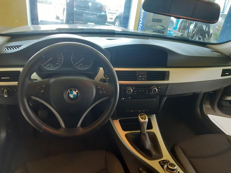 BMW Řada 3 320 XDRIVE  - fotka 9 z 22