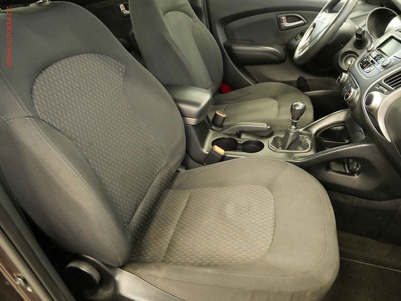 Hyundai ix35 (2011) 1.6GDI, ČR, AC, temp - fotka 12 z 19