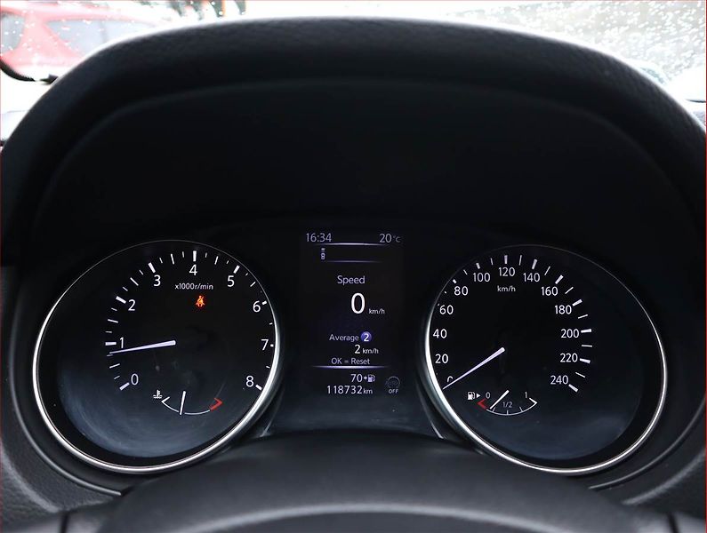 Nissan Qashqai (2018) Tekna 1.2 DIG-T, Serv.kniha - fotka 11 z 22