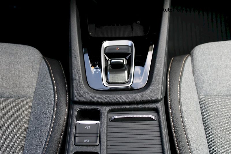 Škoda Octavia (2025) Top Selection 1.5TSI / 110kW 7 - fotka 17 z 24