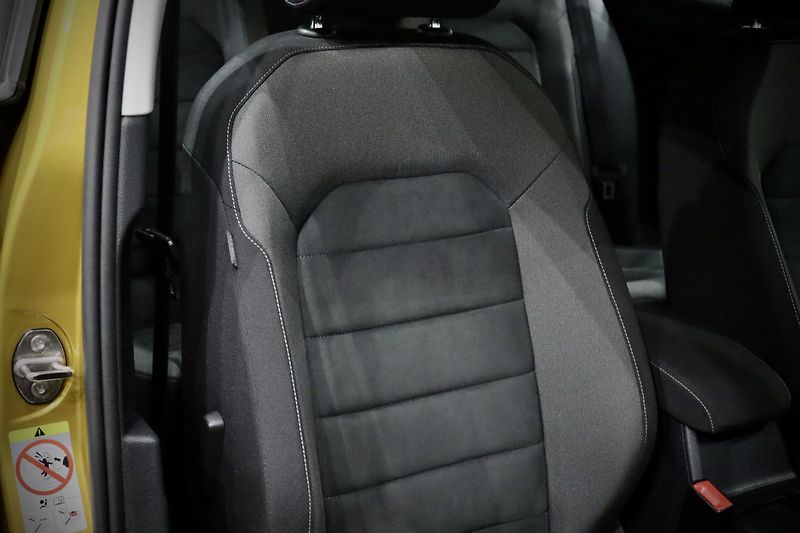 Volkswagen Golf 7 FL Variant 1.4 TSI 92 kW - fotka 18 z 35