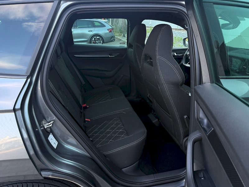 Škoda Karoq (2025) 2.0 TSi 140 Kw DSG 4x4 SportLi - fotka 29 z 30