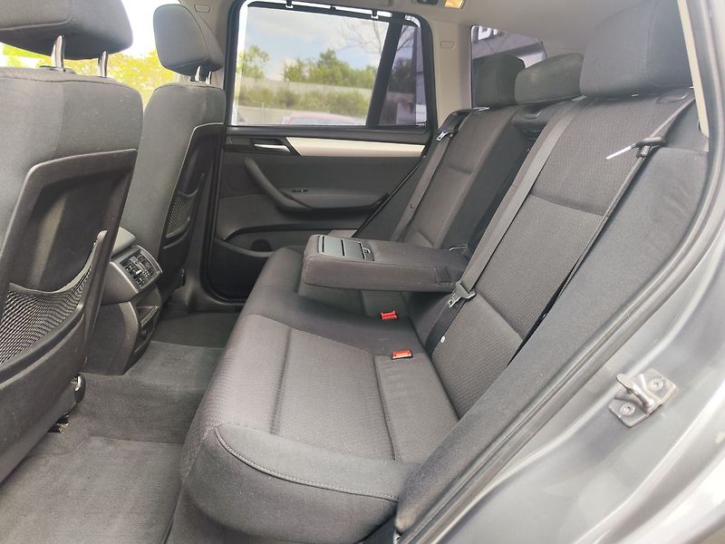 BMW X3 20d/135kW xDrive ČR - fotka 12 z 33