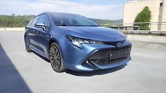 Toyota Corolla 2.0 hybrid, business, navigace - fotografie inzerátu