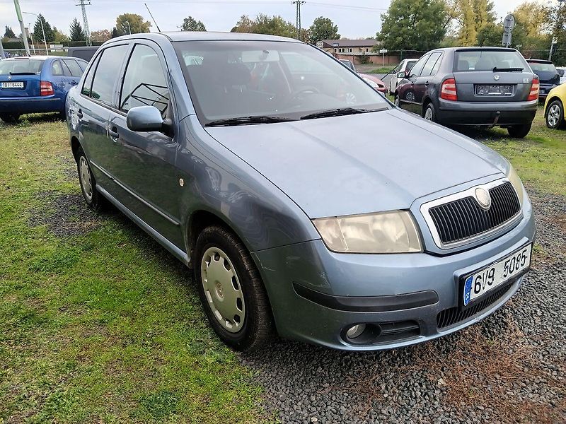 Škoda Fabia 1.2 HTP Elegance Sedan - fotka 7 z 28