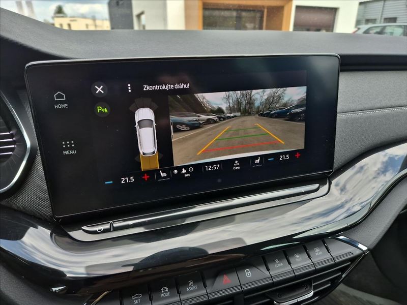 Škoda Octavia 2,0 TDi SportLine DSG - fotka 14 z 18