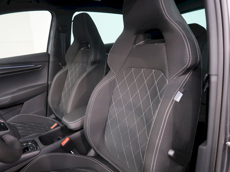 Škoda Karoq (2026) SPORTLINE 2.0TSI 140KW 4x4 DSG - fotka 14 z 46