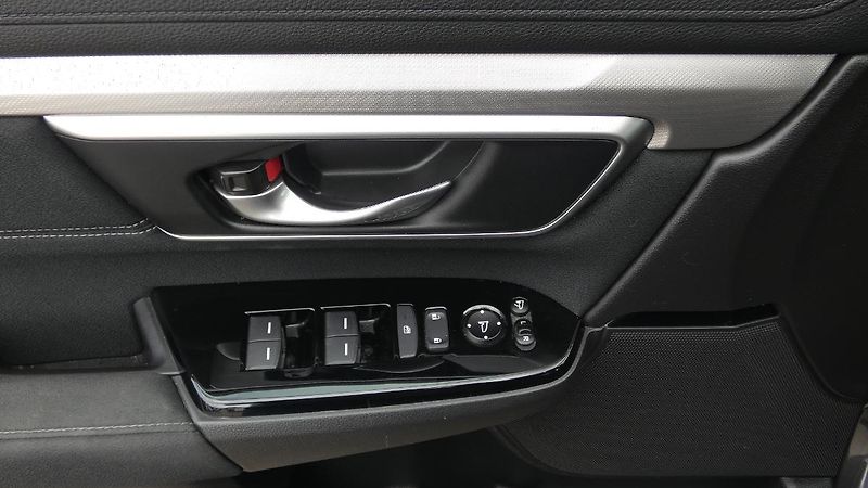 Honda CR-V 2.0 i-VTEC Hybrid Elegance CVT - fotka 9 z 22