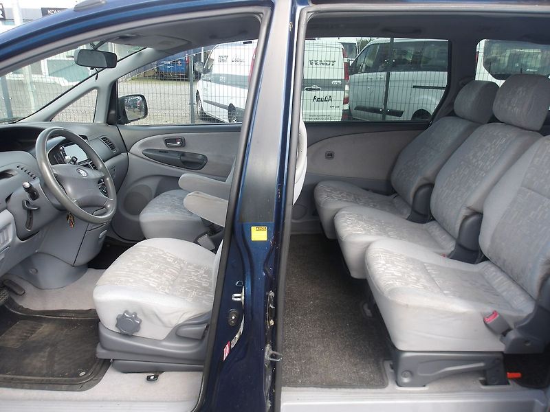 Toyota Previa 2,4i 7 MÍST AUTOMAT !! - fotka 23 z 27