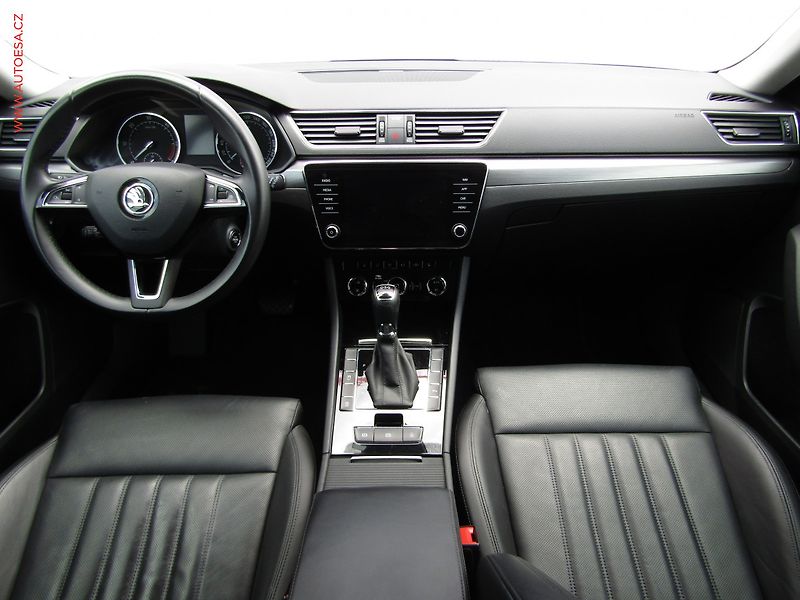 Škoda Superb (2019) 2.0TDi, Style, DSG, bixen - fotka 8 z 23