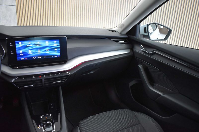 Škoda Octavia 2.0TDI*110kW DSG*BLIS*ACC*DPH* - fotka 9 z 35