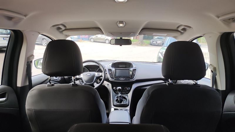 Ford Kuga (2014) - fotka 19 z 23